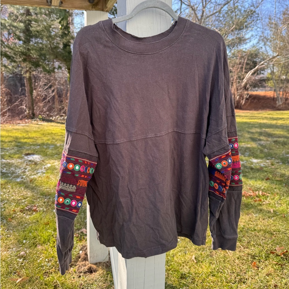 URBAN OUTFITTERS crewneck